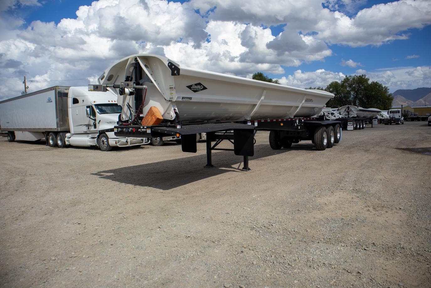 SX3 side-dump trailer from the SX3-42-34 listing