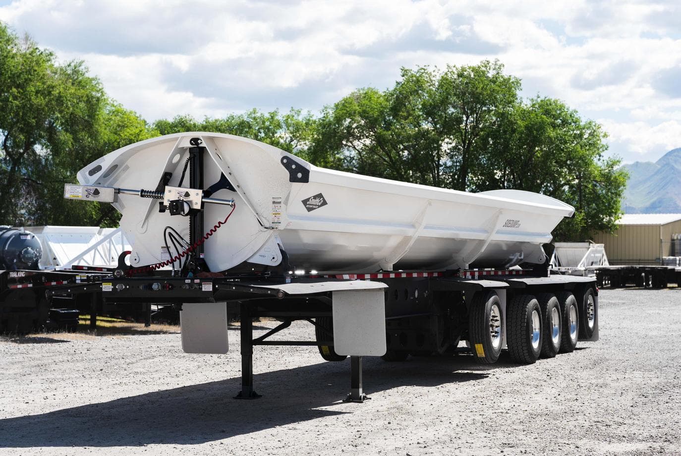 SX5 side-dump trailer from the SX5-49-38 listing